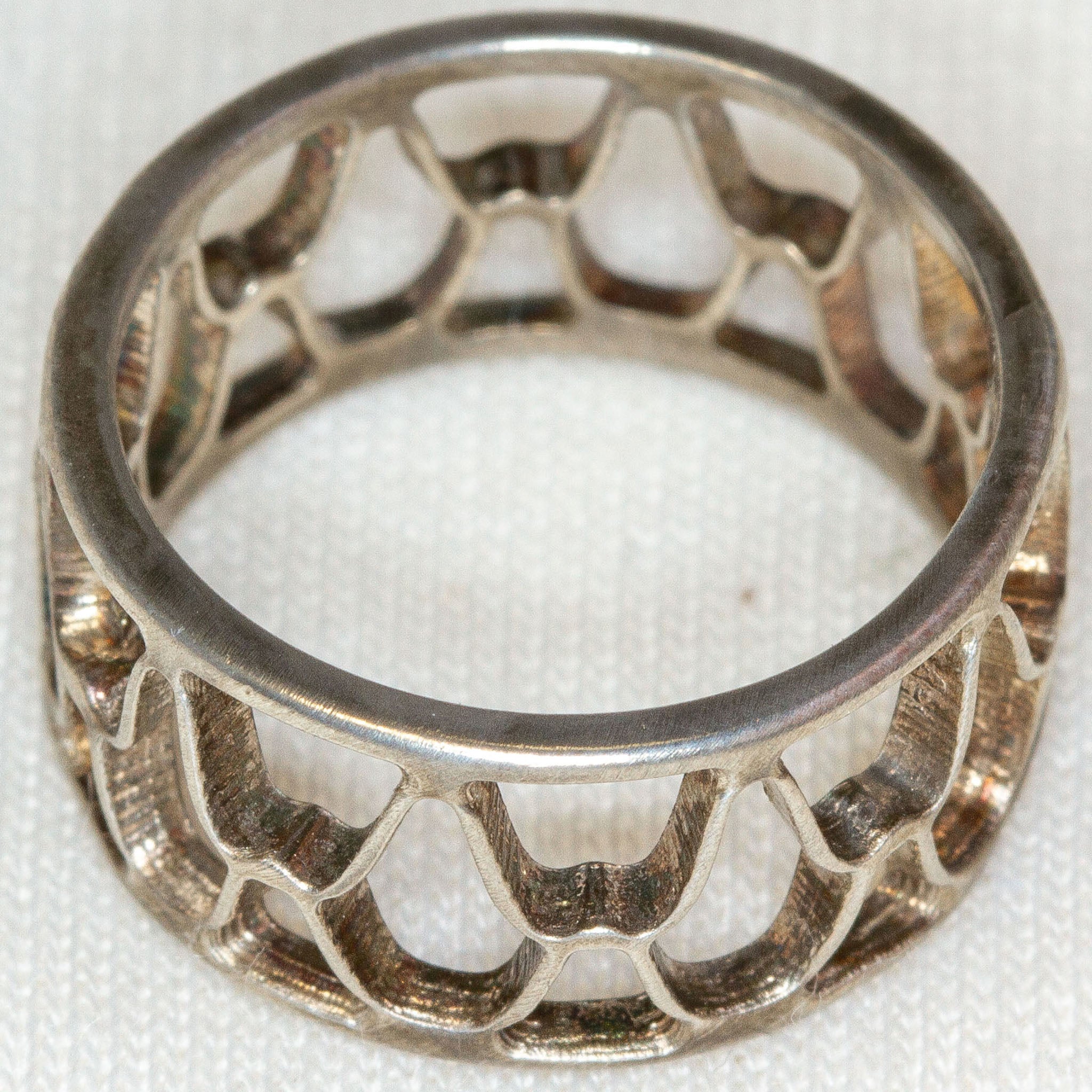 925 Sterling Silver Honeycomb Design Band Ring - Size 4.25