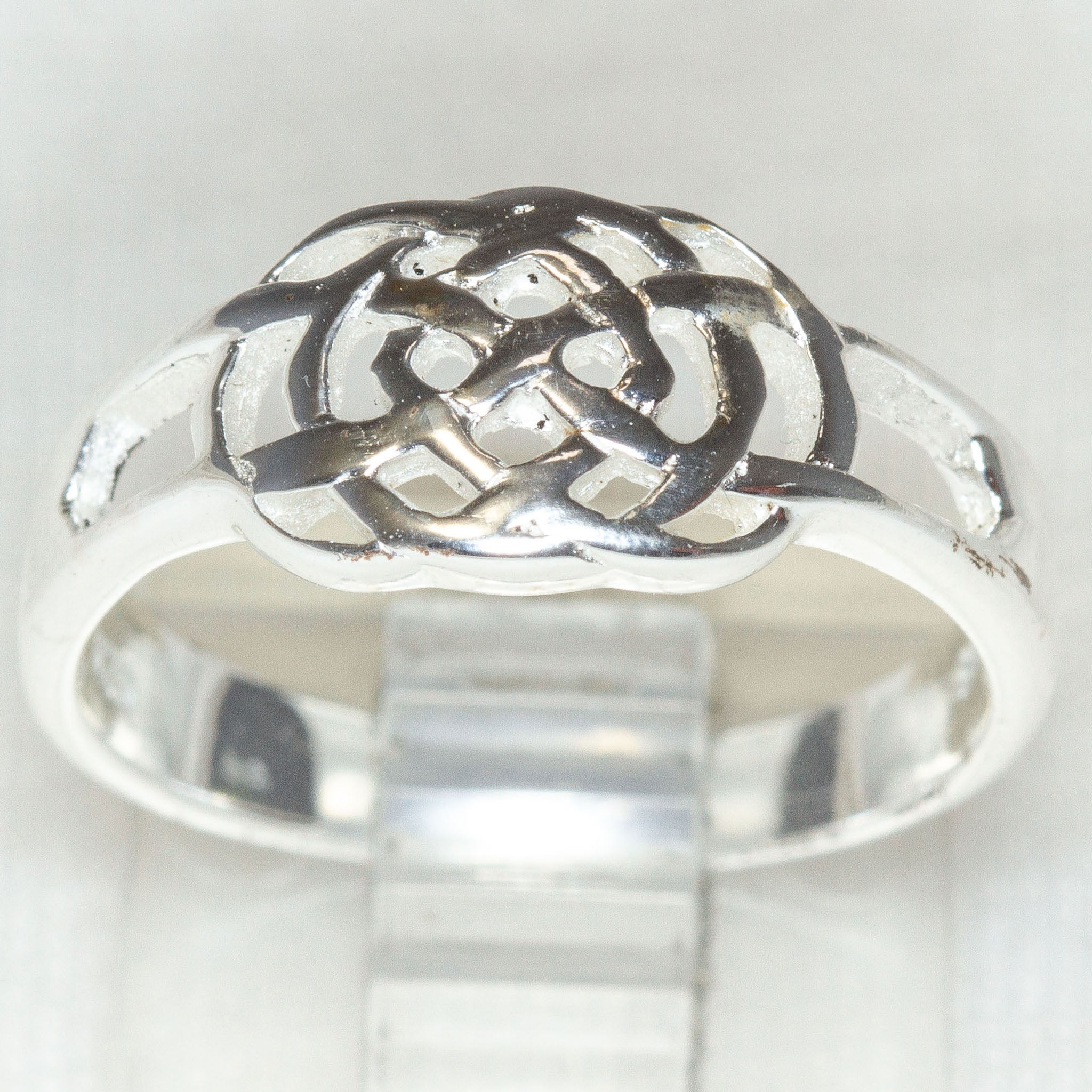 925 Sterling Silver Celtic Knot Ring Secondary image