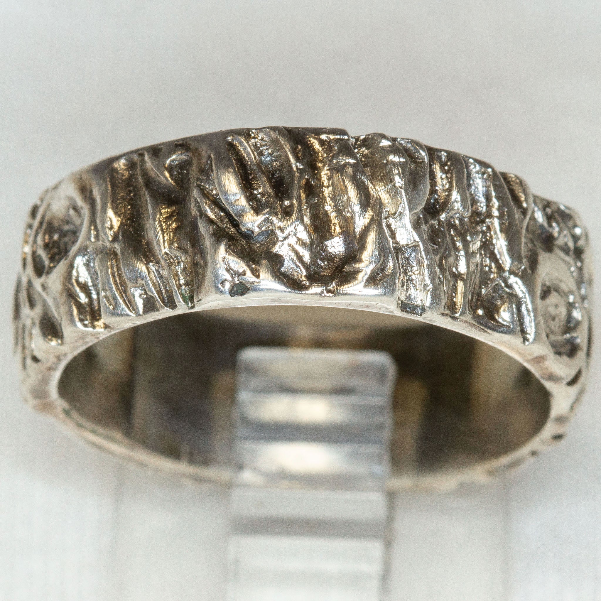 925 Silver Tree Bark Texture Band Ring - Size 9 Secondary image