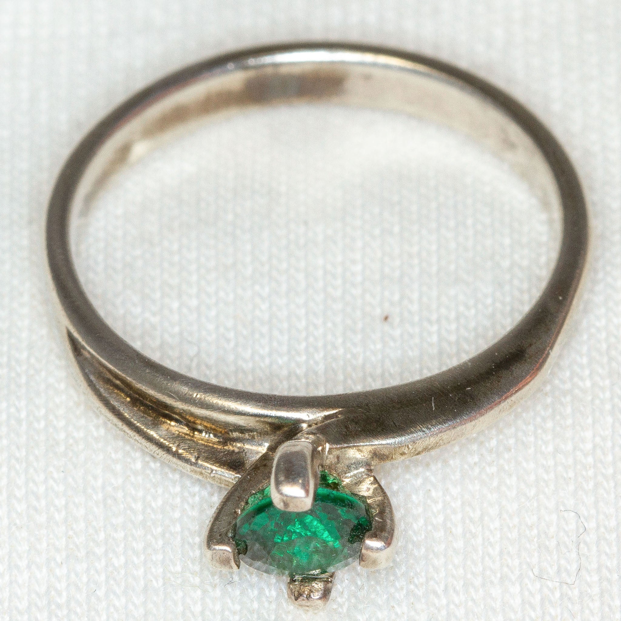 925 Silver Solitaire Synthetic Emerald Ring - Size 6.75