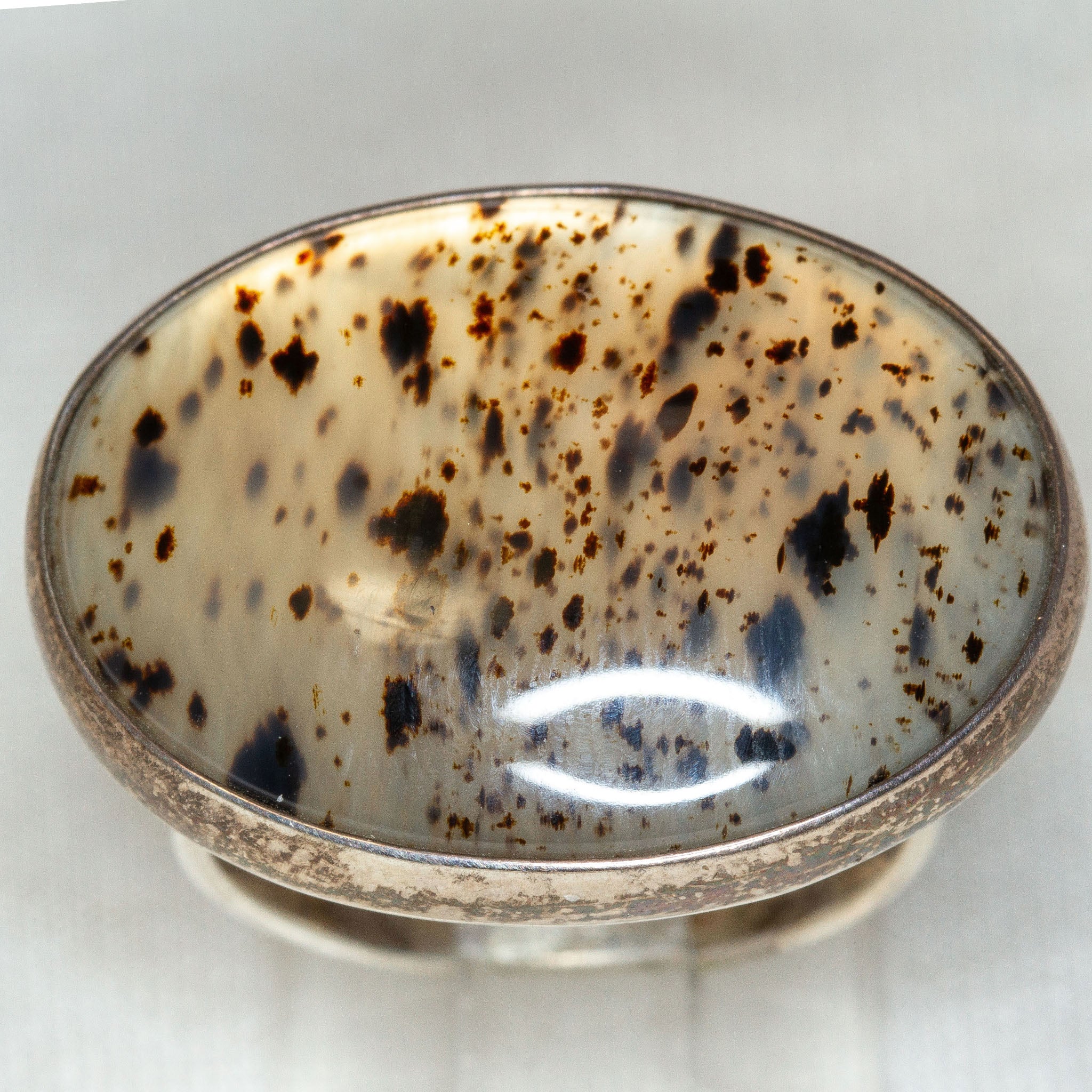 925 Silver Ring with 18x25mm Souris Agate Cabochon - Size 7 Secondary image
