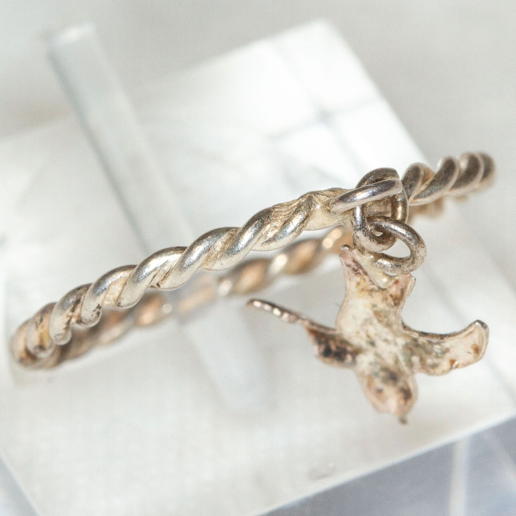 925 Silver Twisted Band Ring with Dainty Bird Charm - Size 5