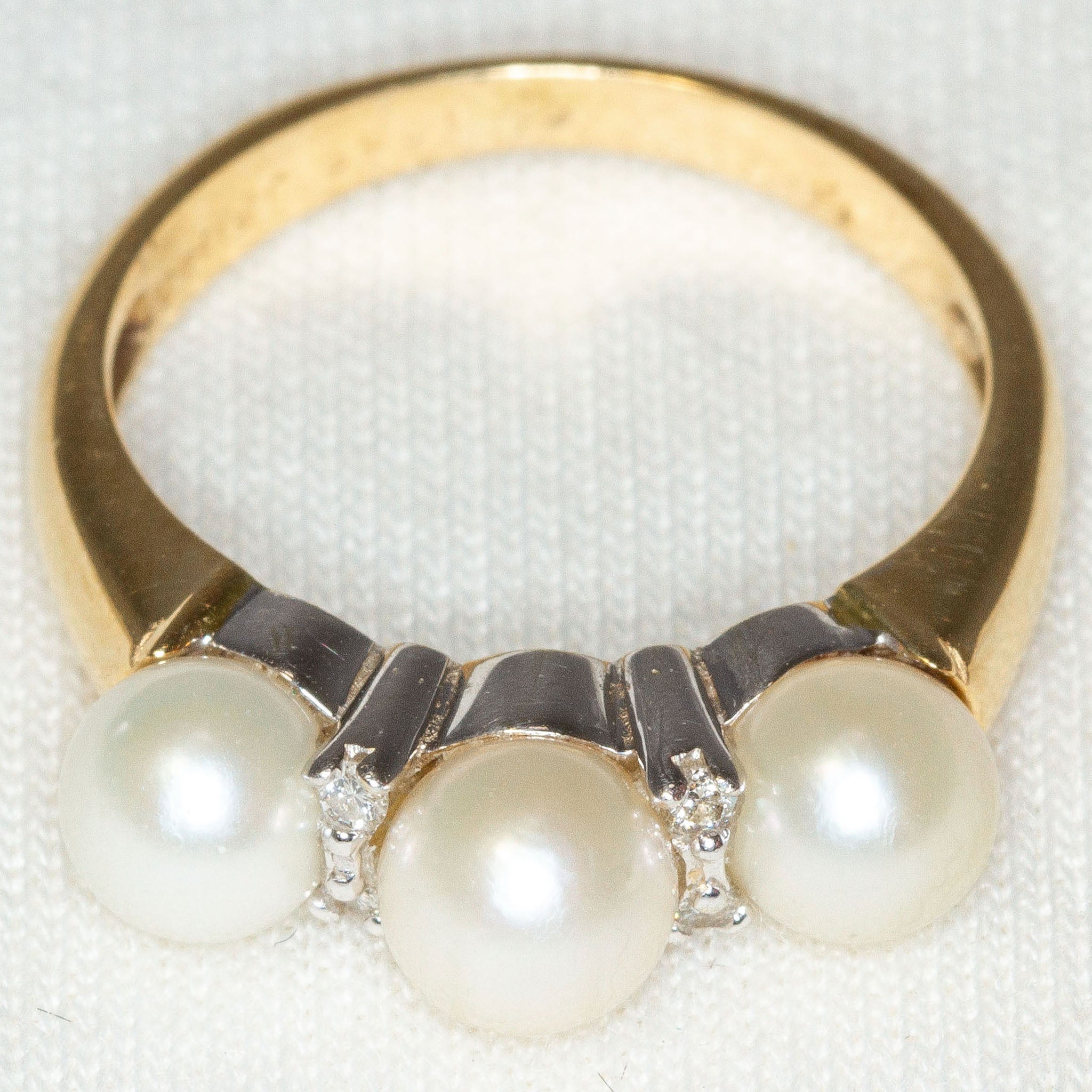 14K Yellow Gold Pearl and Diamond Ring - Size 5 Main image