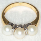 14K Yellow Gold Pearl and Diamond Ring - Size 5