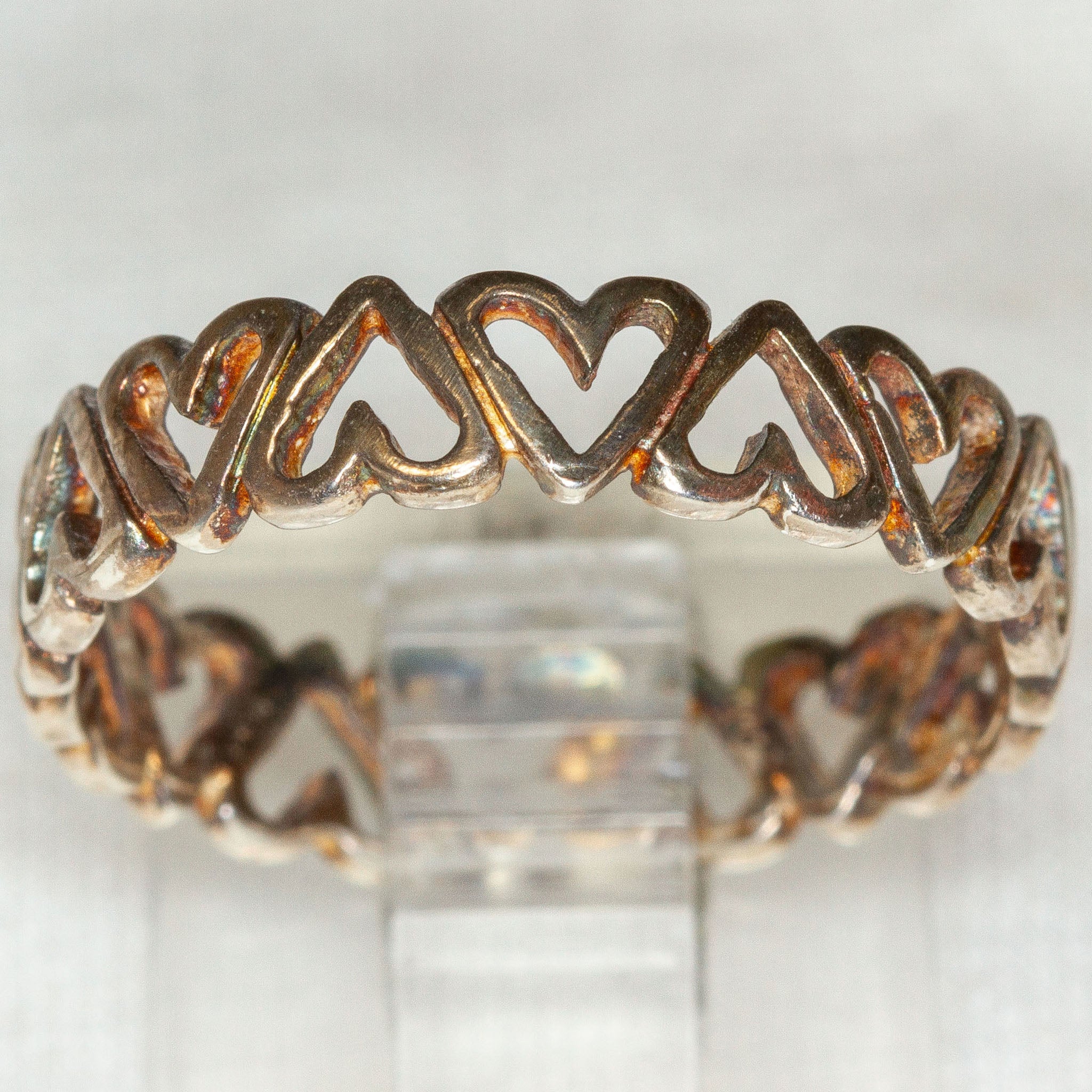 925 Silver Continuous Heart Band Ring - Size 8