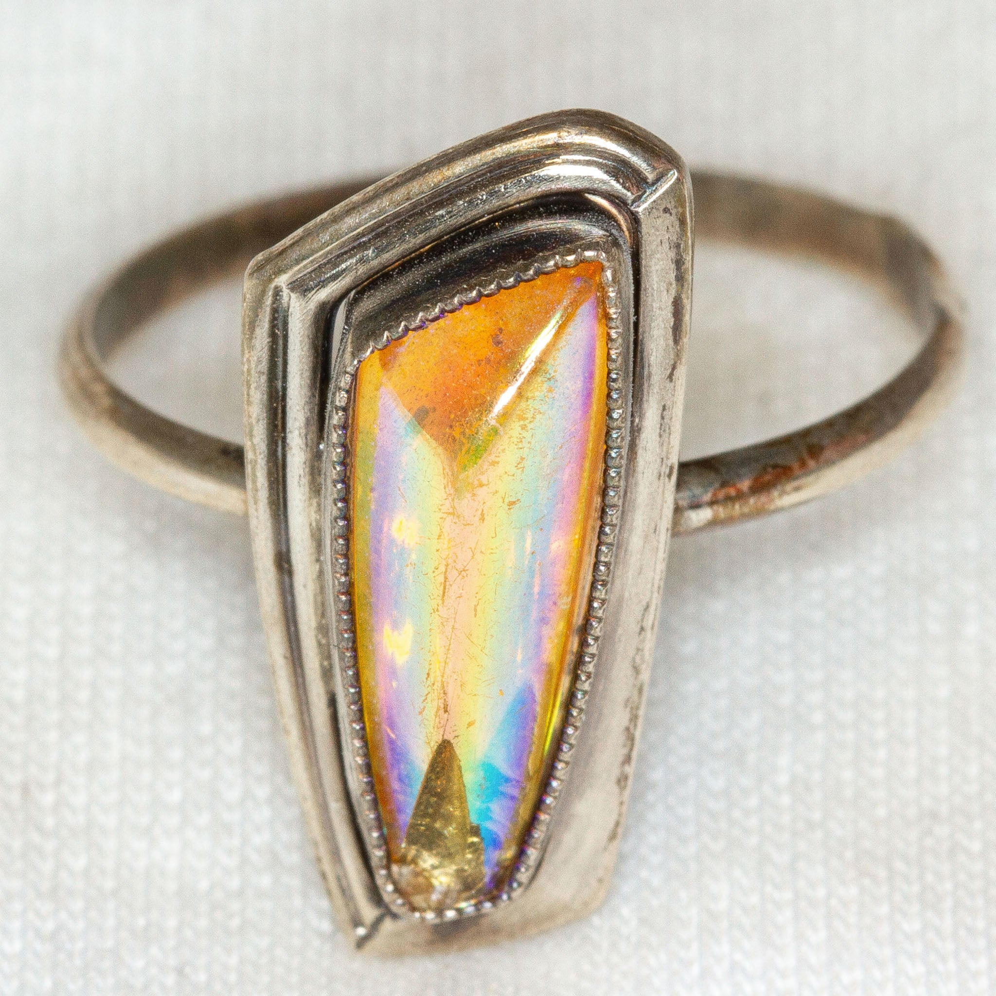 925 Silver Ring with Synthetic Iridescent Stone - Size 7.5 Main image