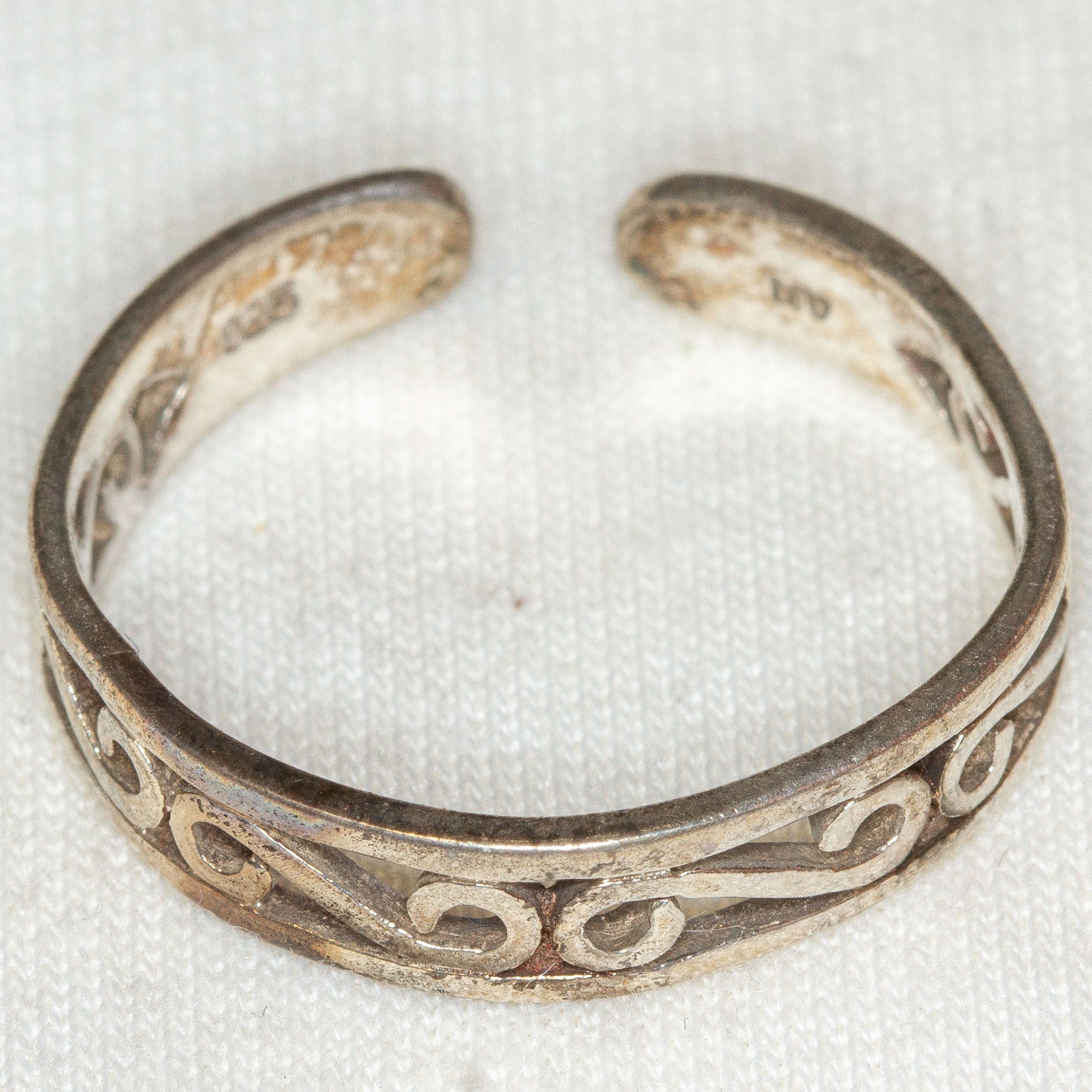 925 Silver Cut-Out Scroll Band Ring - Size 9
