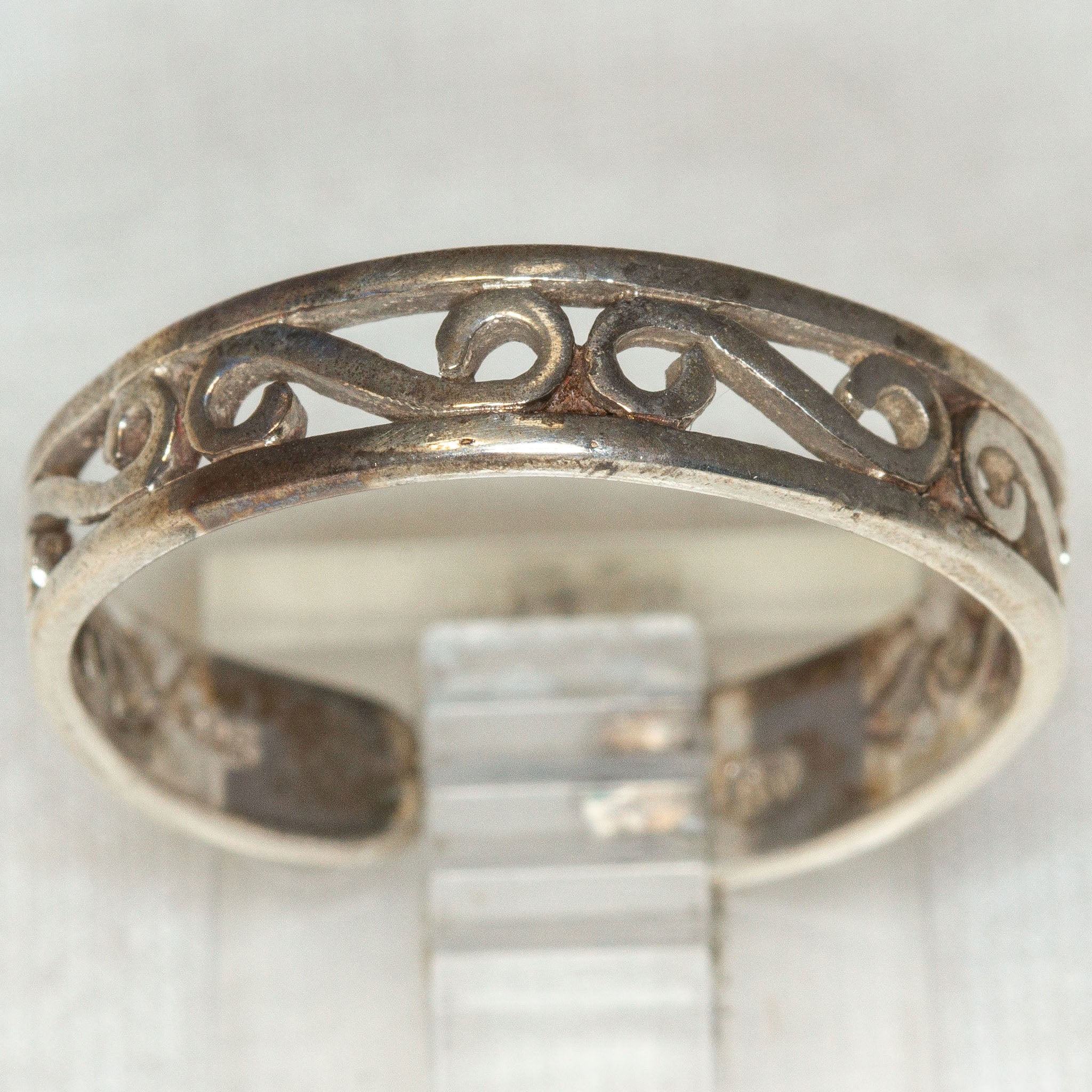 925 Silver Cut-Out Scroll Band Ring - Size 9
